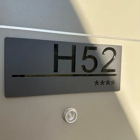 H52 Home-free Private Parking Apartment