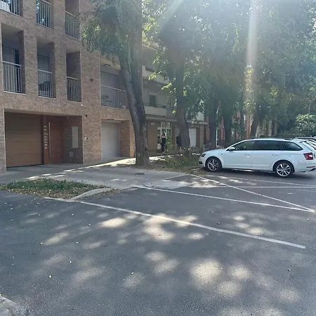 H52 Home-free Private Parking Debrecen